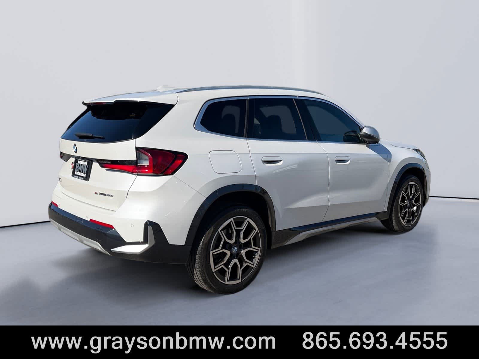 Used 2023 BMW X1 xDrive28i w/ Convenience Package AWD/4WD image 3