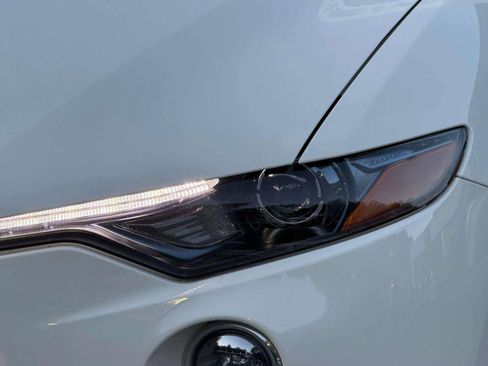 Certified 2022 Maserati Levante GT image 10