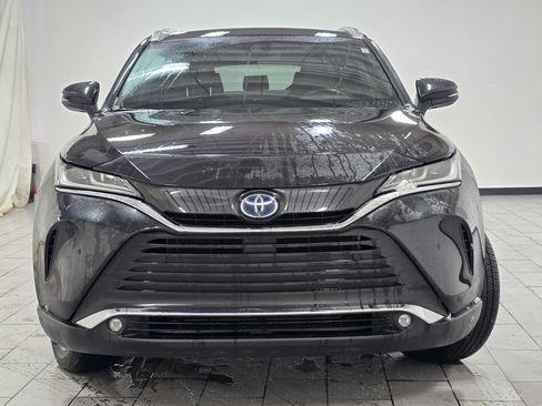 Certified 2024 Toyota Venza XLE image 9