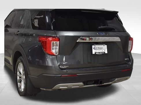 Used 2020 Ford Explorer XLT w/ Equipment Group 202A AWD/4WD image 41