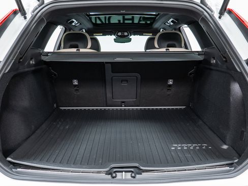 New 2026 Volvo XC60 B5 Plus w/ Climate Package image 10