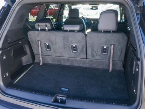 Used 2024 GMC Acadia Elevation image 25