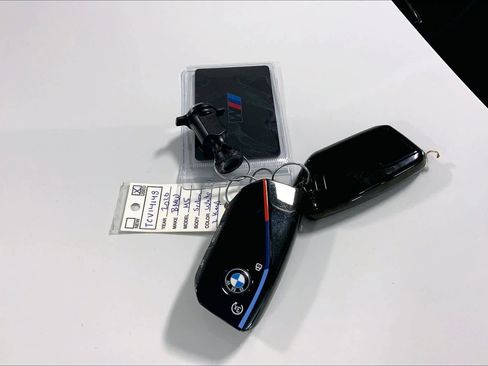 Used 2026 BMW M5 w/ Carbon Package image 28