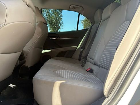 Used 2018 Toyota Camry SE FWD image 11