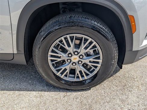 Certified 2025 Chevrolet Traverse LT w/ Driver Confidence Package image 15