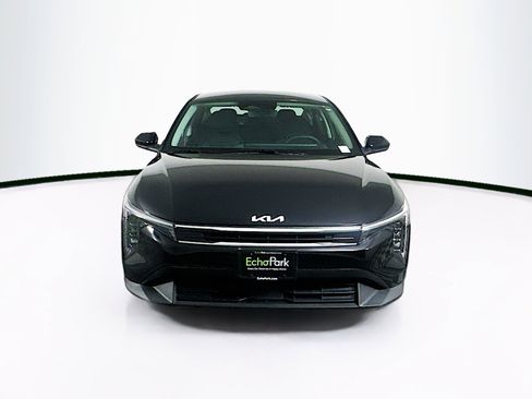 Used 2025 Kia K4 LXS image 2