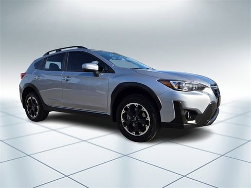 Used 2023 Subaru Crosstrek 2.0i Premium image 2