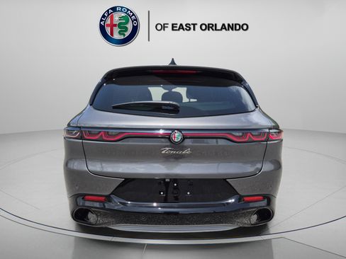 Used 2024 Alfa Romeo Tonale Ti w/ Premium Interior Package AWD/4WD image 11