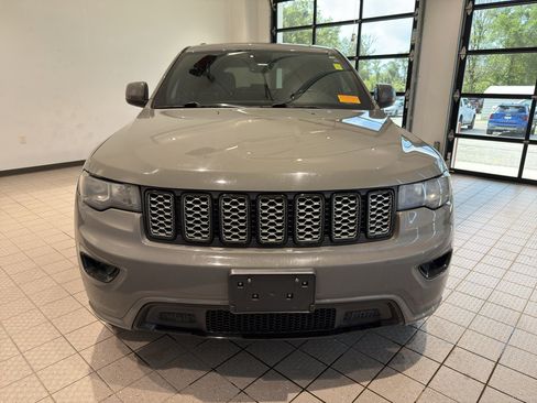 Used 2019 Jeep Grand Cherokee Altitude image 8