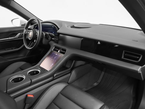 New 2025 Porsche Taycan image 23