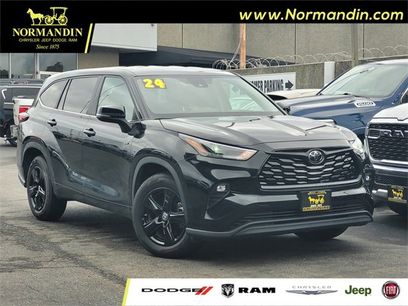 Used 2024 Toyota Highlander LE