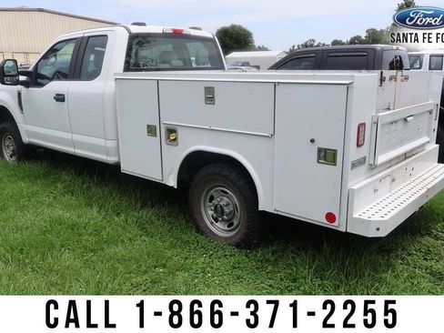 Used 2021 Ford F250 XL w/ Power Equipment Group AWD/4WD image 2