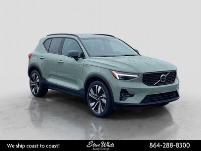 Certified 2025 Volvo XC40 B5 Ultra w/ Climate Package