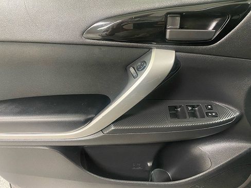 Used 2020 Mitsubishi Eclipse Cross ES image 9
