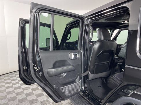 Used 2021 Jeep Wrangler Unlimited Sahara image 33