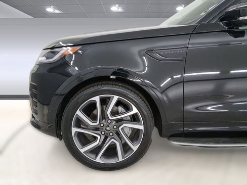 Used 2025 Land Rover Discovery Dynamic SE image 19