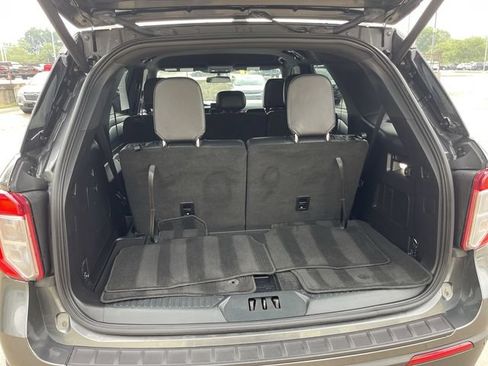 Used 2020 Ford Explorer XLT w/ Equipment Group 202A AWD/4WD image 23