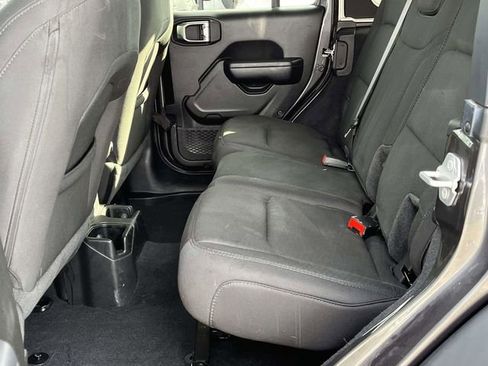 Used 2021 Jeep Wrangler Unlimited Sport image 15