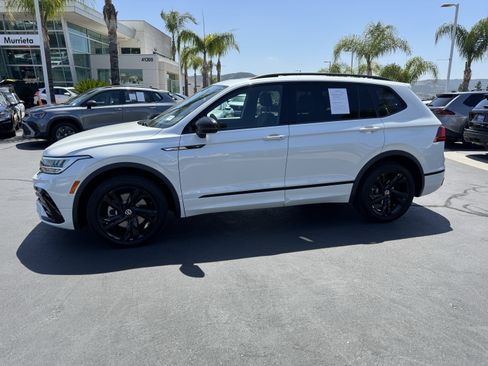 Used 2024 Volkswagen Tiguan SE R-Line FWD image 7