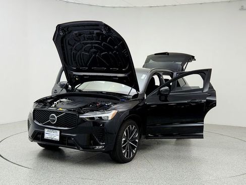 New 2026 Volvo XC60 B5 Ultra w/ Protection Package Premier image 9