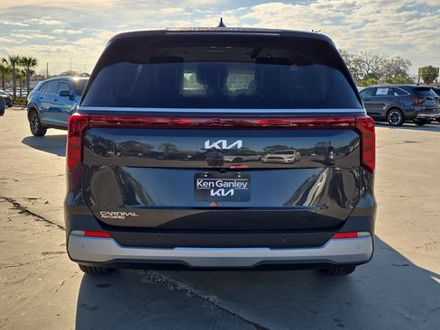 New 2026 Kia Carnival FWD image 7