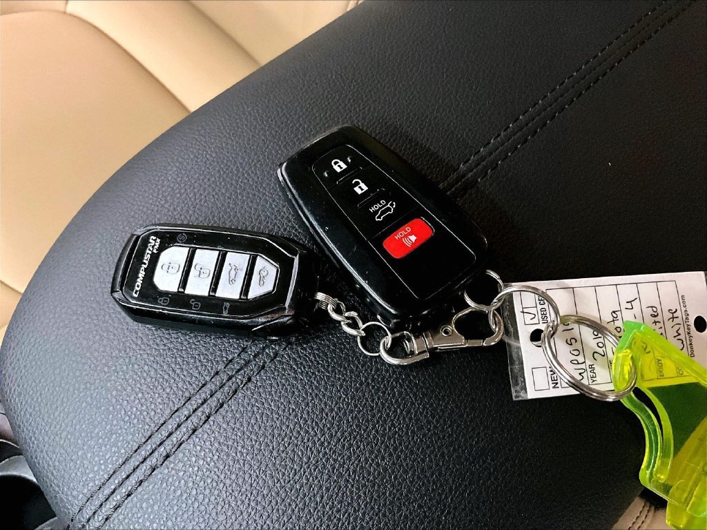 Used 2019 Toyota RAV4 Limited w/ All Weather Liner Package AWD/4WD image 32