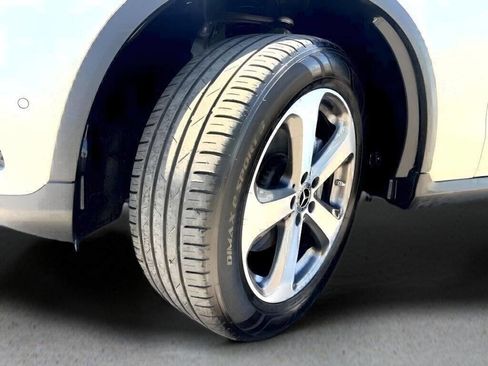 Used 2020 Mercedes-Benz GLC 300 4MATIC image 29