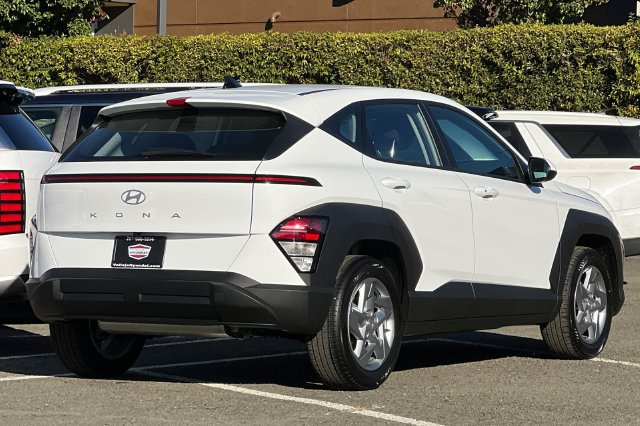New 2027 Hyundai Kona SE FWD image 6