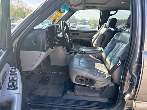 Used 2001 Chevrolet Tahoe LT w/ LT Preferred Equipment Group image 9