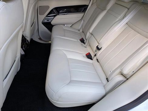 Certified 2025 Land Rover Range Rover SE image 20