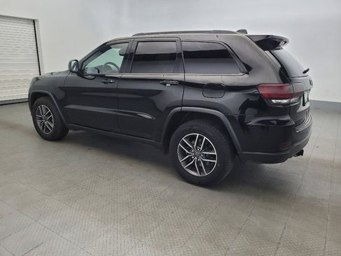 Used 2019 Jeep Grand Cherokee Laredo w/ Laredo X Package image 3