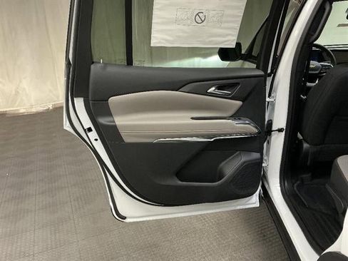 New 2026 Chevrolet Traverse LT w/ LPO, Floor Liner Package FWD image 25