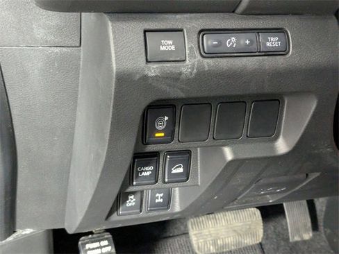 Used 2025 Nissan Frontier PRO-4X w/ Tow Package image 14