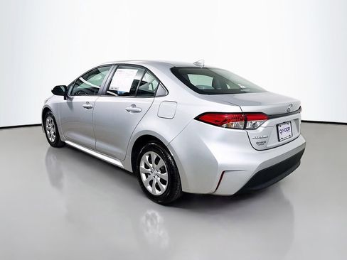 Certified 2025 Toyota Corolla LE w/ Convenience Package image 5