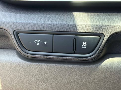 New 2026 Kia Carnival EX FWD image 29