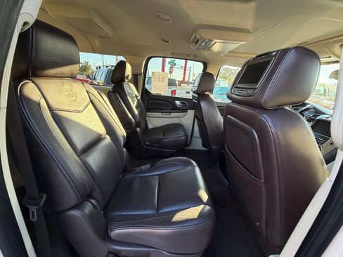 Used 2011 Cadillac Escalade ESV Platinum image 9