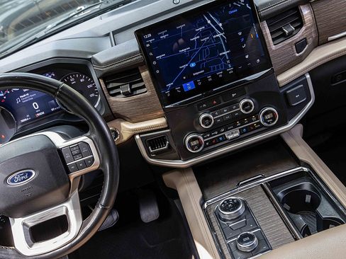Used 2023 Ford Expedition Limited image 22