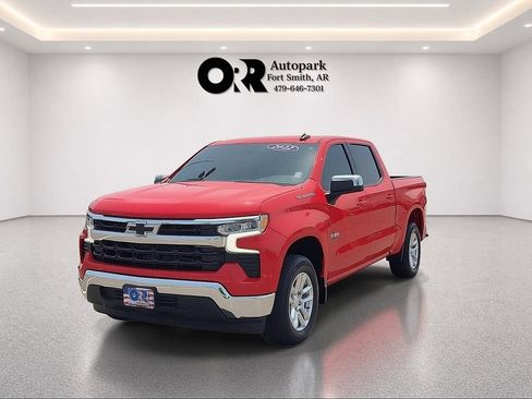 Used 2022 Chevrolet Silverado 1500 LT RWD image 2