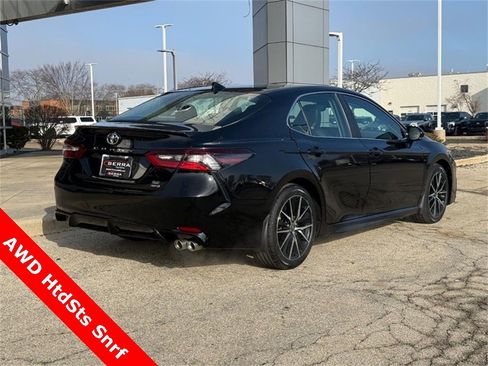 Used 2023 Toyota Camry SE w/ Cold Weather Package image 3