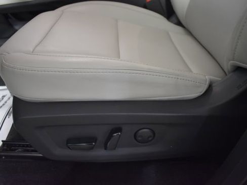Certified 2025 Nissan Murano SL w/ Cargo Package AWD/4WD image 12