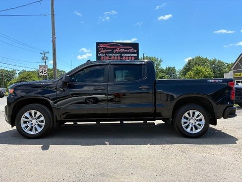 Used 2021 Chevrolet Silverado 1500 Custom AWD/4WD image 2