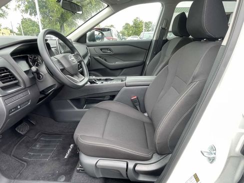Used 2025 Nissan Rogue S image 13