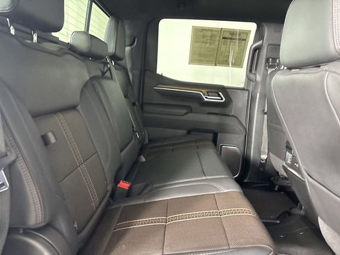 Used 2025 Chevrolet Silverado 1500 High Country w/ Technology Package image 26