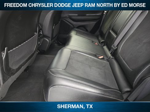 Used 2025 Jeep Grand Cherokee Altitude AWD/4WD image 20
