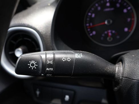Used 2024 Kia Forte LXS FWD image 32