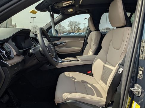 New 2026 Volvo XC90 B6 Plus AWD/4WD image 5
