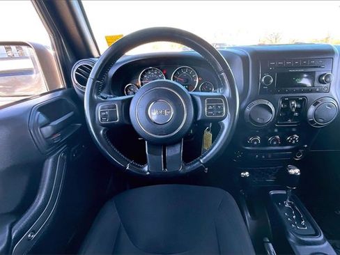 Used 2018 Jeep Wrangler Unlimited Sport S image 8