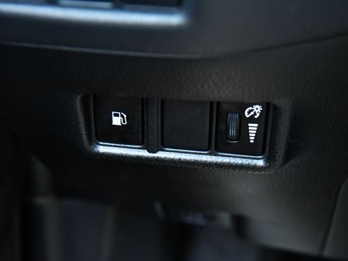 Used 2019 Toyota C-HR LE image 29