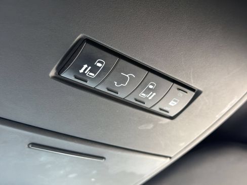 Used 2020 Dodge Grand Caravan SXT FWD image 18