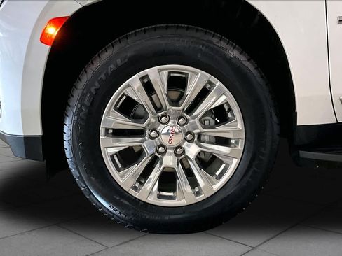 Used 2024 GMC Yukon Denali AWD/4WD image 11